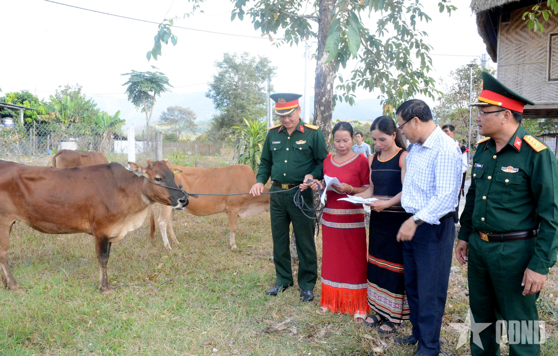 Đoàn Kinh tế - Quốc phòng 78: Chung tay xây dựng xã biên giới Mô Rai giàu mạnh